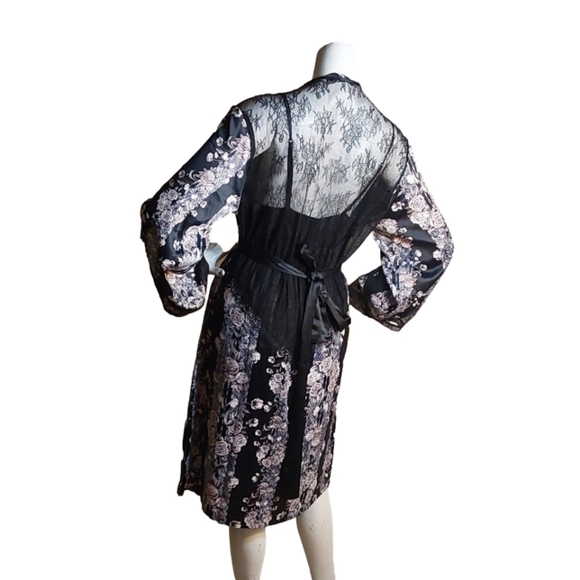 VICTORIA SECRET 2 PIECES NWOT FLORAL SLEEPWEAR SET SIZE MEDIUM - Picture 6 of 6